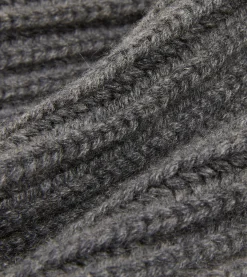 Drake’s Charcoal Cashmere Ribbed Knit Cap